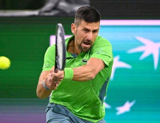 爱游戏体育官网-刷新纪录引发热议！，德约科维奇在雄鹿比赛中出色发挥引发球迷热议(德约科维奇官网)