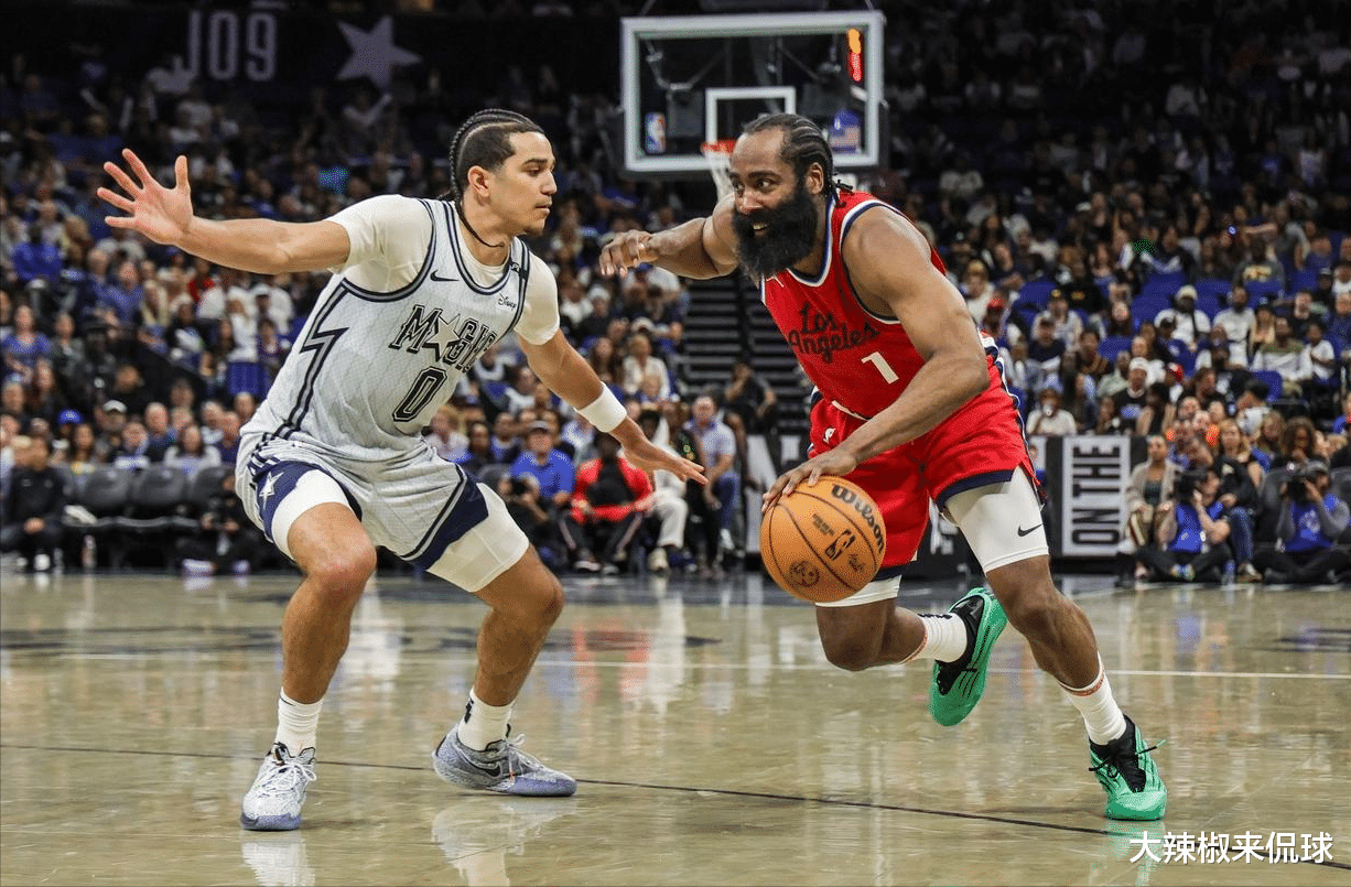 爱游戏体育网页版-关于犹他爵士训练开放日；集结日伤情更新引欢呼；NBA季后赛在即；纪律约束更严格的信息