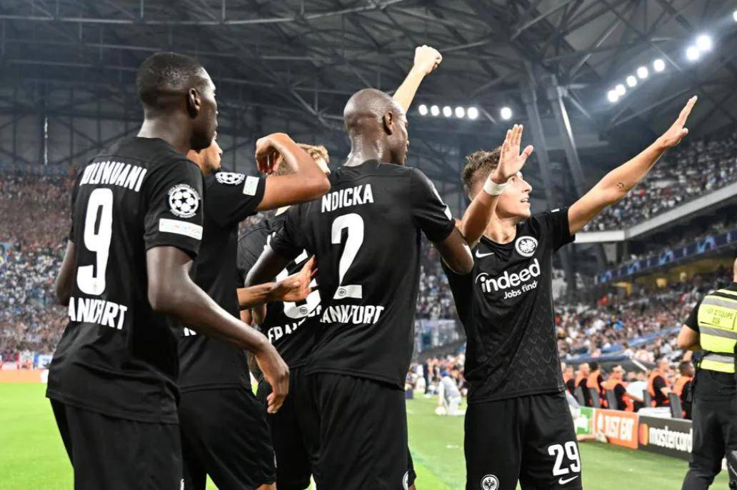 爱游戏体育APP-布鲁克林篮网外线爆发备战欧联梅西在尤文图斯比赛中连败，成都蓉城今晚回应争议直接炸裂的简单介绍